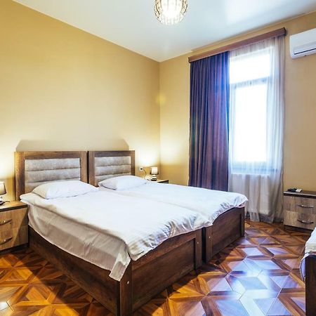 Memory House Hotell Kutaisi Exteriör bild